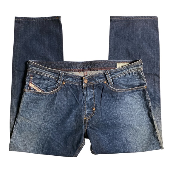 Men’s Diesel SLAMMER Lion Embroidered Jeans - Picture 6 of 11